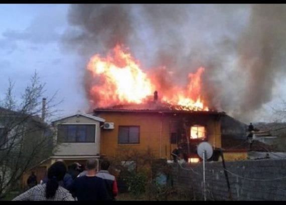 Soba e drurit i vë flakën banesës njëkatëshe, dalin detajet e para nga vendi i ngjarjes