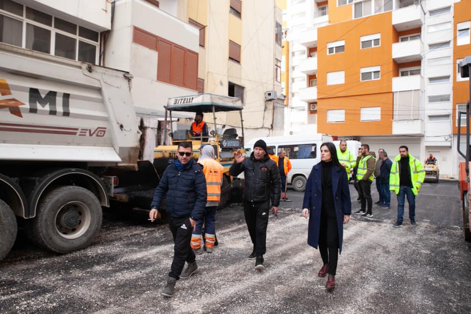 &#8220;Krahas rindërtimit edhe investime në infrastrukturën rrugore&#8221;, Sako: Po rehabilitojmë 14 rrugë të rëndësishme