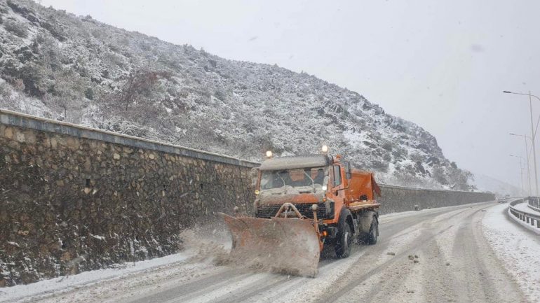 Temperaturat nën minus dhe reshje dëbore, ARRSH: Si është situata në të gjitha akset