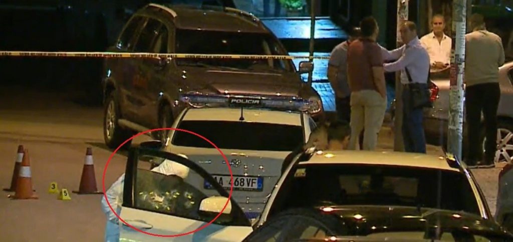 Dy persona të plagosur shkojnë në spitalin ushtarak, policia e Durrësit jep detajet