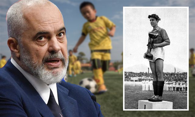 Rama tregon historinë: Si ua mësoi Loro Boriçi futbollin kinezëve