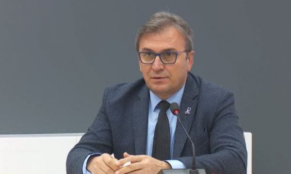 Brataj ngre alarmin: &#8220;Pacientët me Covid-19 po rrezikojnë veten, vijnë në spital me 80% të mushkërive të prekura&#8221;