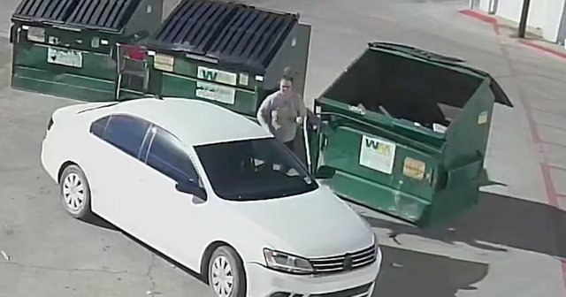 Tragjike! 18-vjeçarja lind foshnjën dhe e hedh në koshin e plehrave (VIDEO)