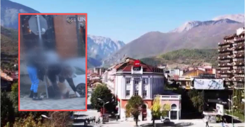 Tronditëse/ Rrihet brutalisht vajza në qytetin shqiptar, 2 të tjera e sulmojnë pa mëshirë (VIDEO)