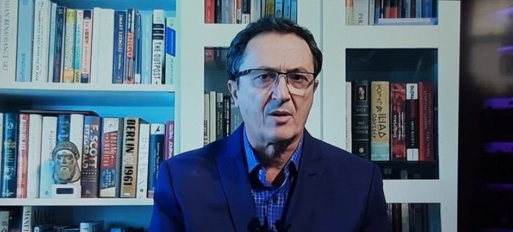 Befason gazetari: Ju tregoj pse Yuri Kim ka humbur sfidën përballë Sali Berishës