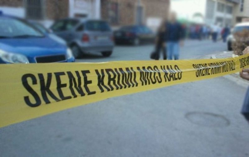 E rëndë/ Burri vret gruan me kallashnikov, detajet e para nga vendi i ngjarjes