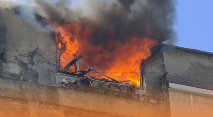 Shkrumbohet banesa në Vlorë, 55-vjeçari nuk arrin të shpëtojë