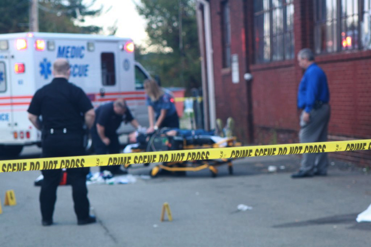 U qëllua me plumb në kokë nga babai polic, ndahet nga jeta 15-vjeçari