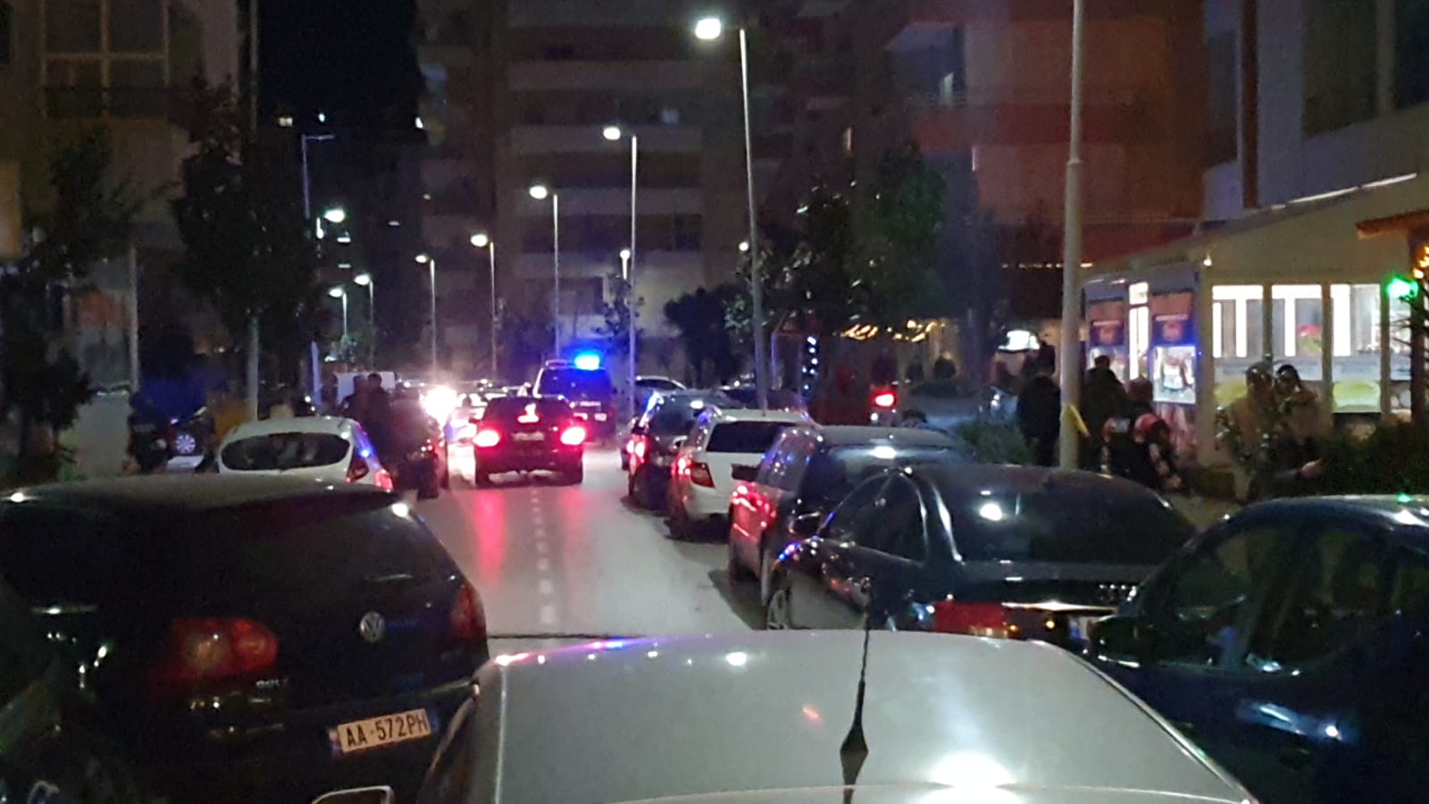 I zunë pritë poshtë banesës së tij, zbulohen dy pistat kryesore të hetimit për plagosjen e 36-vjeçarit