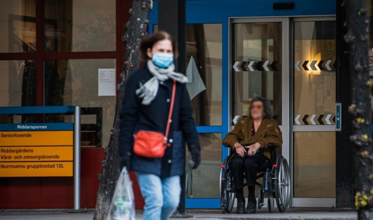 Rregulla të reja për bare dhe restorante, Suedia shtrëngon masat kundër COVID-19