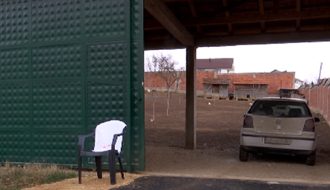 Burri vrau gruan në sy të fëmijëve, dëshmia e fëmijës së çiftit: “Babi donte ta vriste mamin edhe më herët”