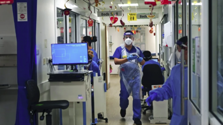 Paralajmëron OBSH: Varianti vdekjeprurës Omicron nuk duhet të quhet ‘i butë’