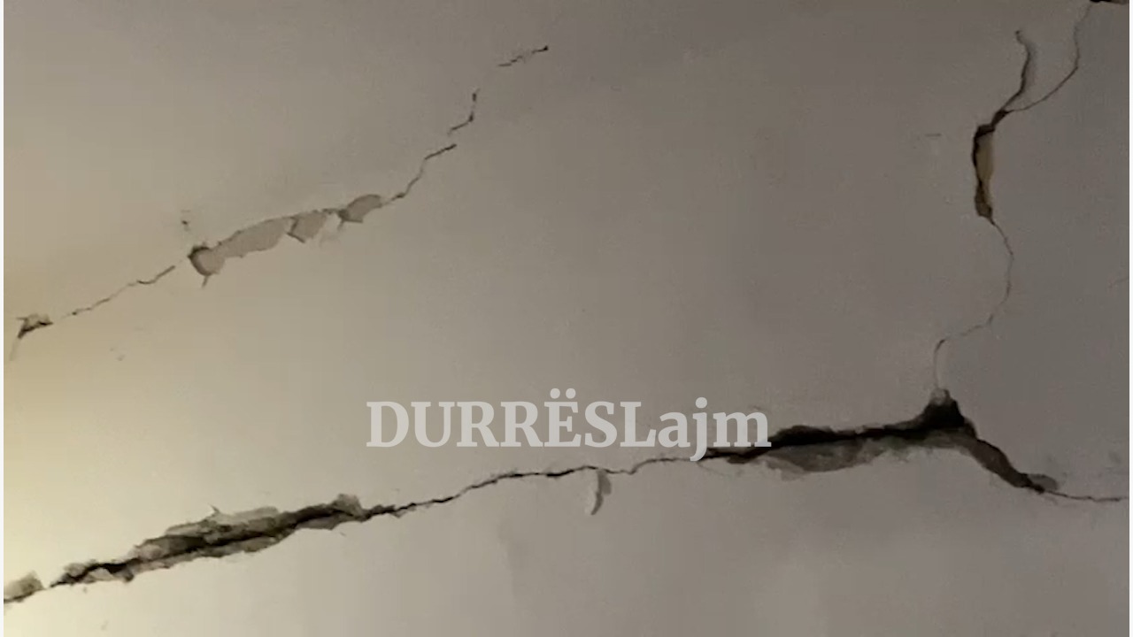 Mure të çara dhe dritare të thyera, dëmet që la pas shpërthimi i pallatit në Durrës (VIDEO)