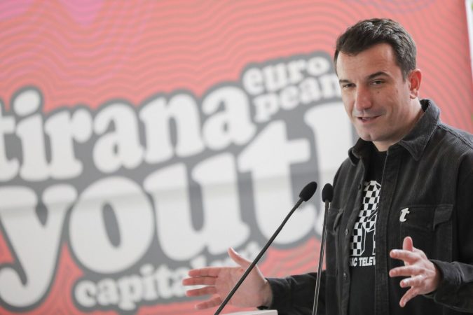 “Kryeqyteti Europian i Rinisë”, Veliaj me sipërmarrësit e bareve dhe restoranteve: Ta kthejmë këtë vit në një mundësi për të promovuar Tiranën
