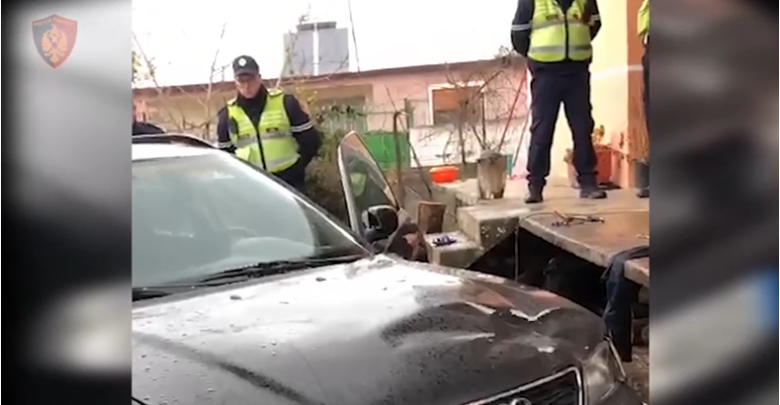 Përplasi për vdekje të moshuarin dhe e hodhi në kanal për ta fshehur, arrestohet 48-vjeçari (EMRI)