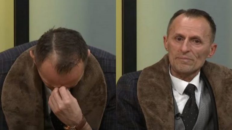 Mësuesi shqiptar bie pre e bullizmit në Tik tok, përlotet gjatë intervistës live (VIDEO)