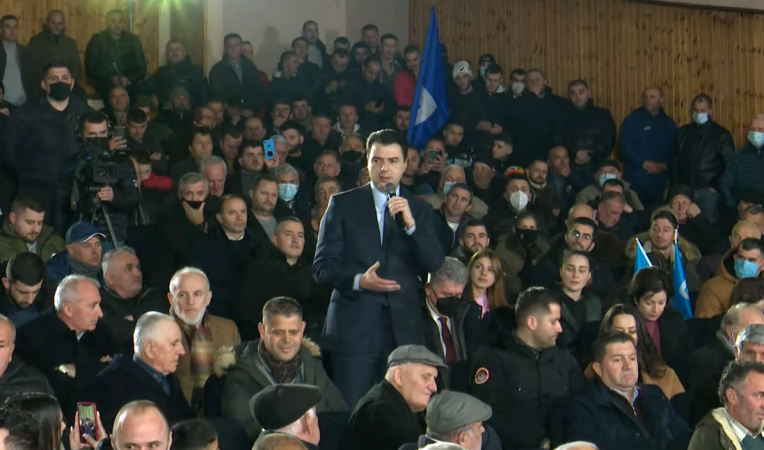 Basha thirrje demokratëve: Të qëndrojmë të bashkuar dhe mos ta humbasim busullën tonë të Partisë Demokratike