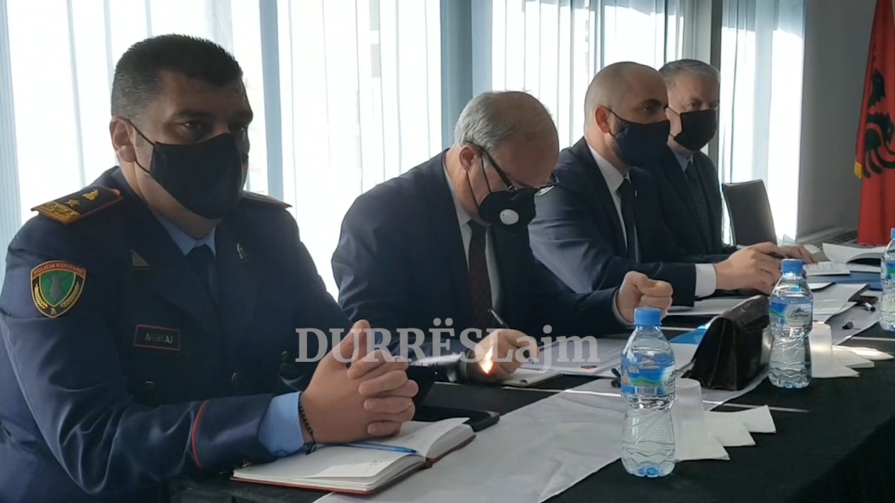 Analiza Vjetore e Drejtorisë së Policisë Durrës, mediat ftohen të ndjekin aktivitetin, por nxirren nga salla (VIDEO)
