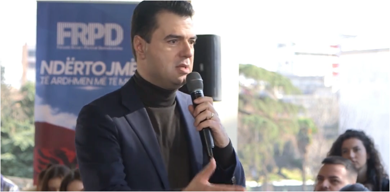 “Po punojmë me pleq! Çfarë do bësh të ndalosh emigracionin?”/ Basha vihet në siklet nga i riu