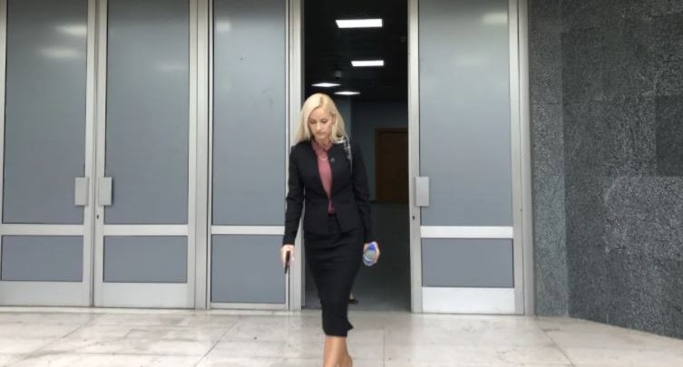 Bashkëshorti i saj shiti kamionin më shtrenjtë sesa e bleu, Enkeleda Kapedani jep llogari: “Ndodh ndonjëherë në jetë …”