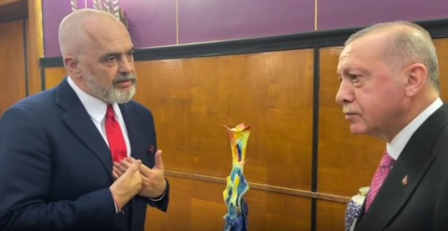 “Sulltani me agjendë të fshehur”, DW: Erdogan po forcon pozitat e Turqisë në rajon