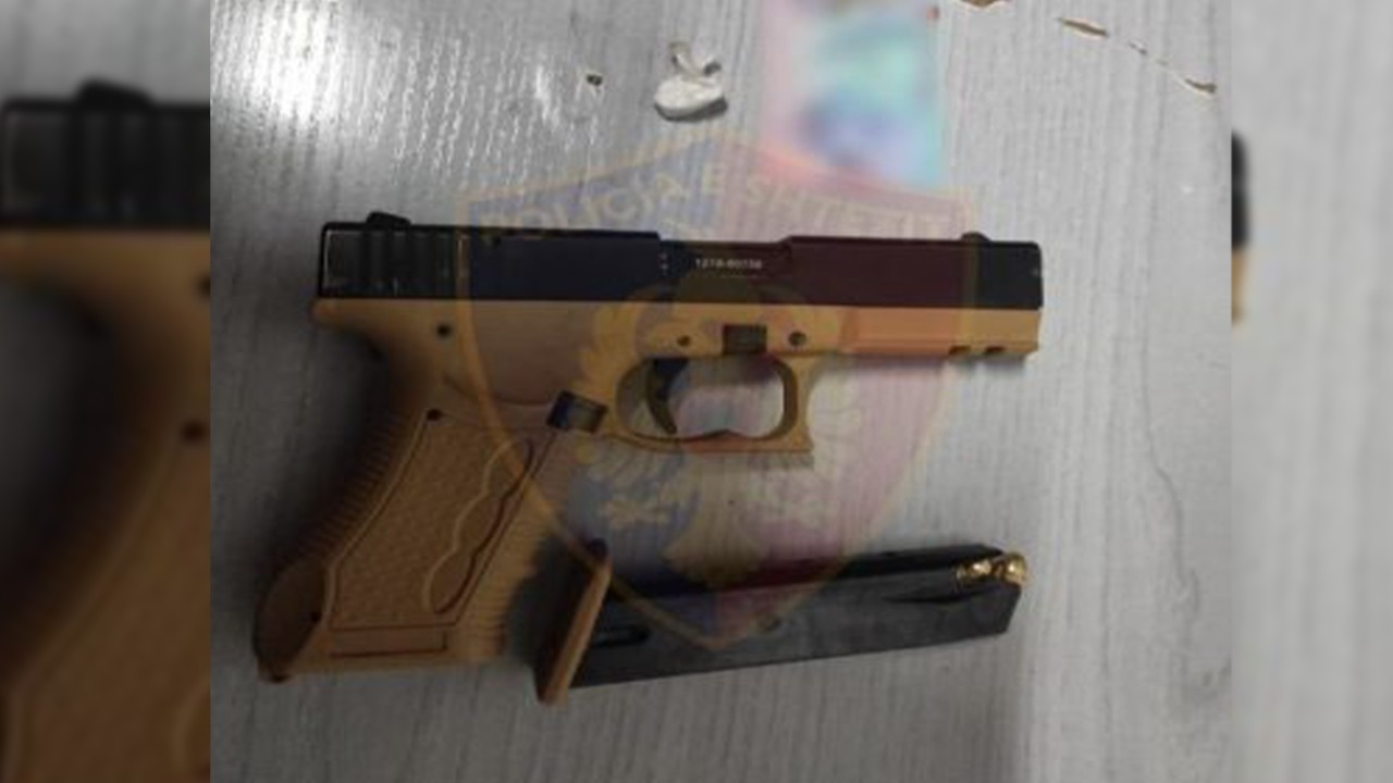 Qarkullonte i armatosur dhe me drogë, arrestohet 35-vjeçari (EMRI)