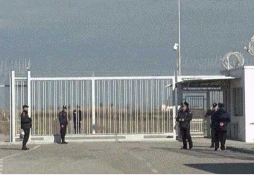 Futi drogë në burg me kuti poste, arrestohet 70-vjeçari, do ja dërgonte djalit të dënuar (EMRAT)