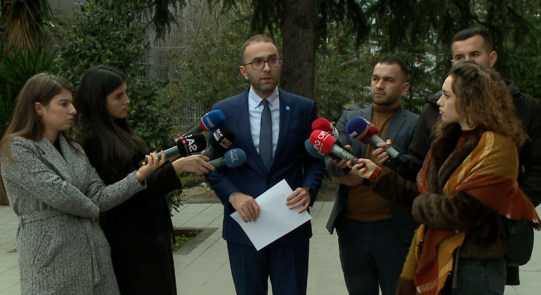 Bardhi: Berisha i ka ofruar demokratëve vetëm gënjeshtra, protesta e nesërme ka qëllim bunkerizimin e PD-së