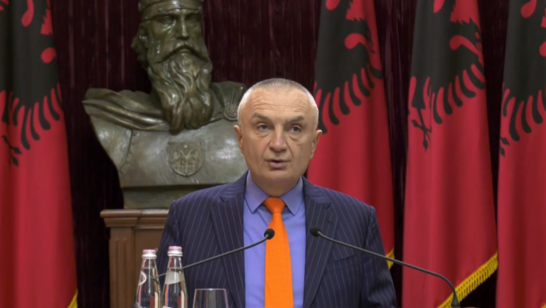 “Gjendja është e rëndë”/ Presidenti Meta: Borxhi publik në majë, Shqipëria bie në vendin e 69-të