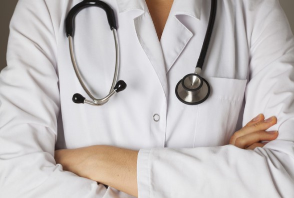 Godet mjeken e Shijakut në spital, arrestohet 33-vjeçari