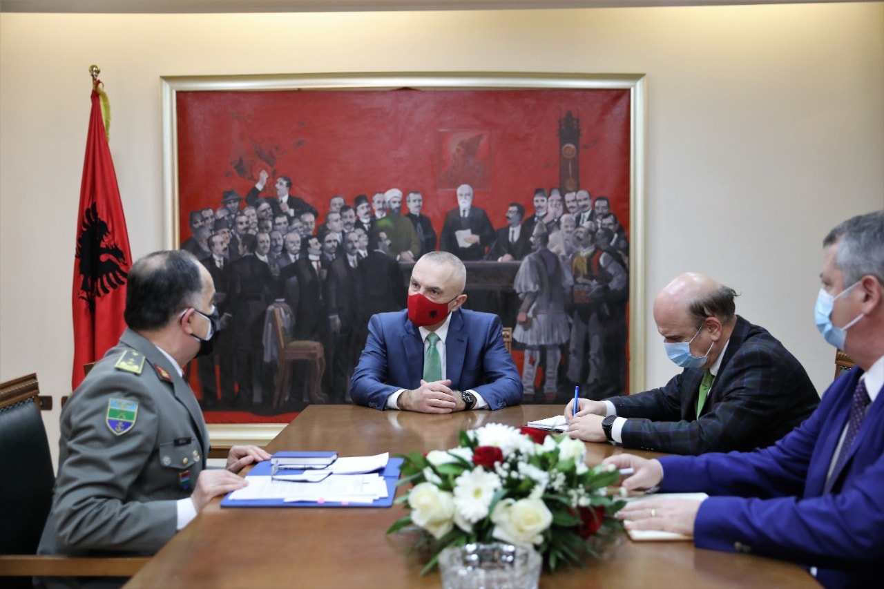 Sa rrezikon Shqipëria nga pushtimi rus në Ukrainë? Meta thërret në takim Shefin e Shtabit të Forcave të Armatosura