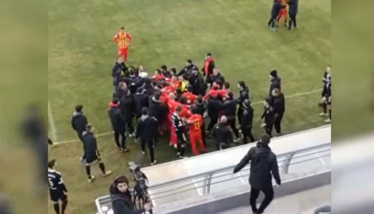 Miqësorja që përfundoi në një arenë boksi, rusët dhe serbët përleshen në Antalia