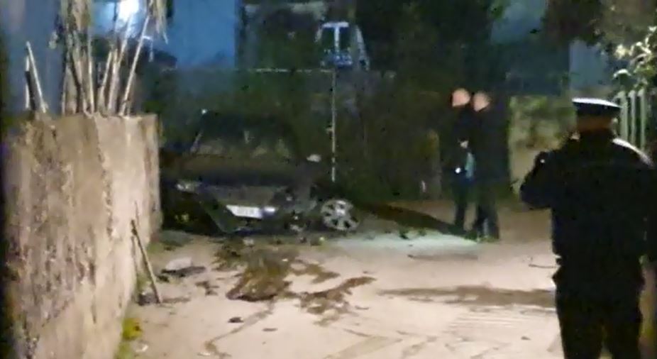 Pasat-it i doli goma nga vendi pas shpërthimit me tritol, policia tregon ku ishte vendosur lënda shpërthyese (FOTO)