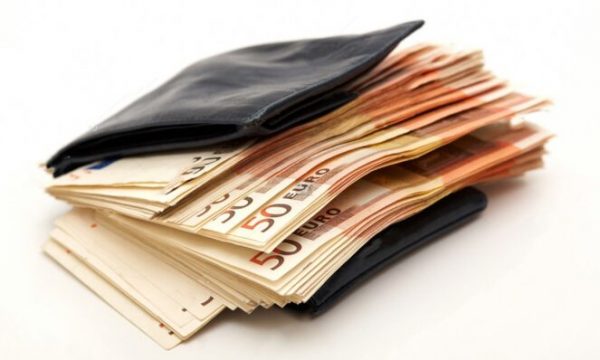 Tre gjëra që duhet të mbani në portofol për më shumë para