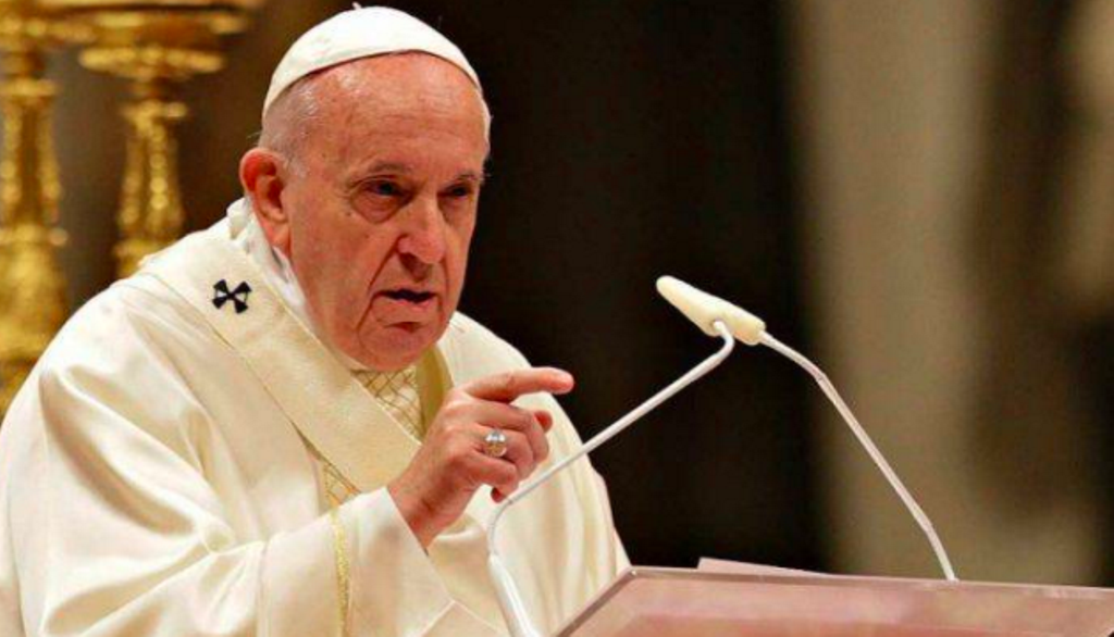 “Qentë dhe macet po zëvendësojnë fëmijët!”/ Papa Françesku kritikon çiftet, që nuk duan fëmijë