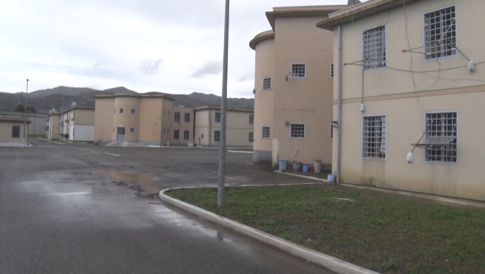 Covid-19 i merr jetën durrsakut 76-vjeçar në burgun e Peqinit