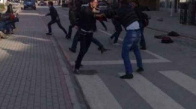 Përleshje me thika mes dy personave, njëri vdes, tjetri përfundon në spital