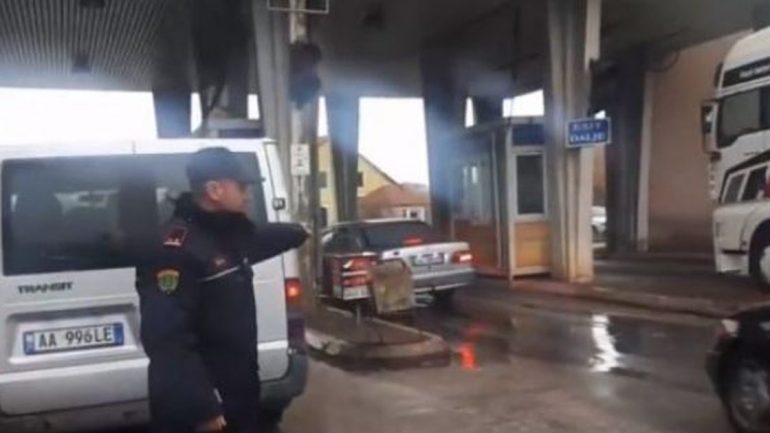 Ishte shpallur në kërkim, arrestohet në kufi 18-vjeçarja nga Durrësi