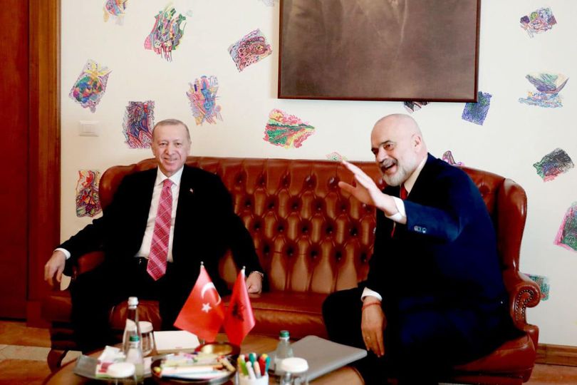 Erdogan erdhi në ditën e vdekjes së Skënderbeut/ Rama reagon pas kritikave: Urrejtje nga budallallëku islamofobik