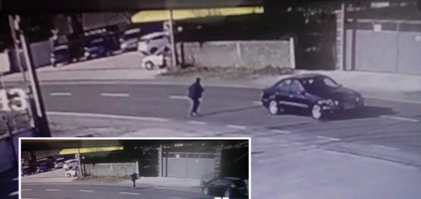 PAMJE TË RËNDA/ Tentoi të kalojë rrugën me vrap, momenti kur makina aksidenton për vdekje 50-vjeçaren (VIDEO)