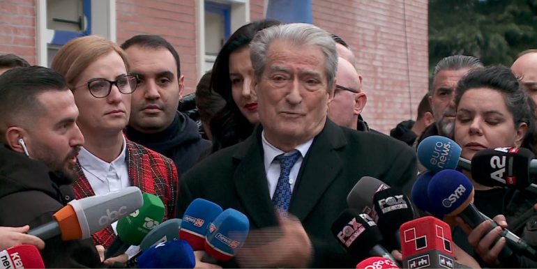 Berisha: Ja çfarë do të ndodhte, nëse protestuesit do futeshin dje në selinë e PD-së