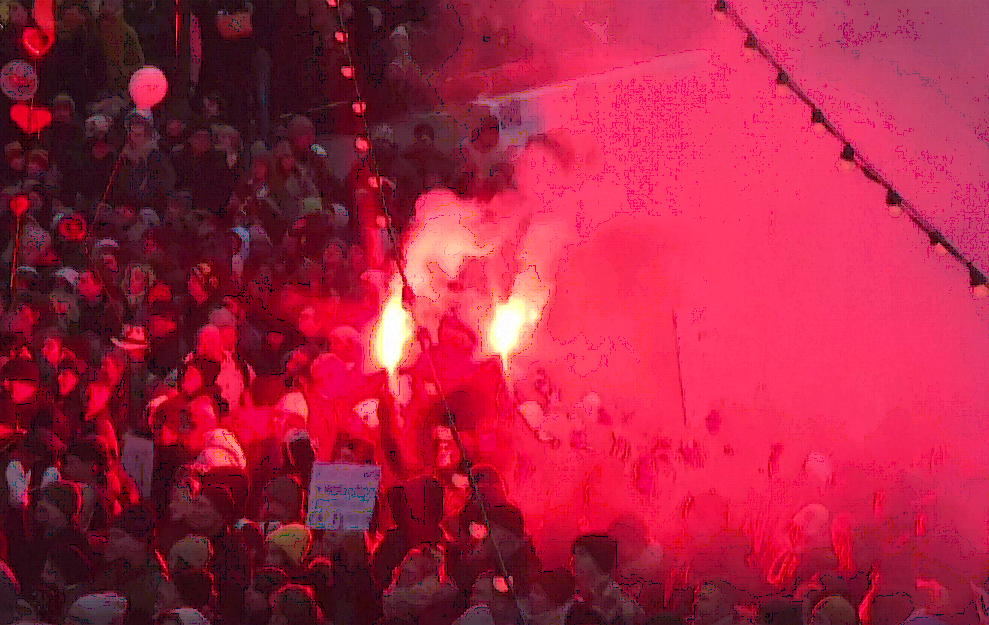 Dhjetëra mijëra veta protestë kundër ‘pasaportës së vaksinës’ në Suedi