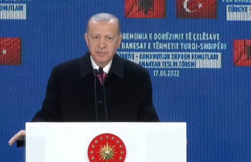 “522 banesa për shqiptarët e prekur nga tërmeti”, Erdogan: Gjatë pandemisë shtetet e fuqishme u kyçën, ne ndërtuam për 60 ditë spitalin në Fier