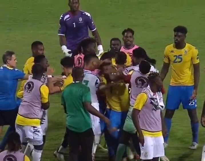 Tension në Kupën e Afrikës, në ndeshjen Gabon-Gana plas… grushti