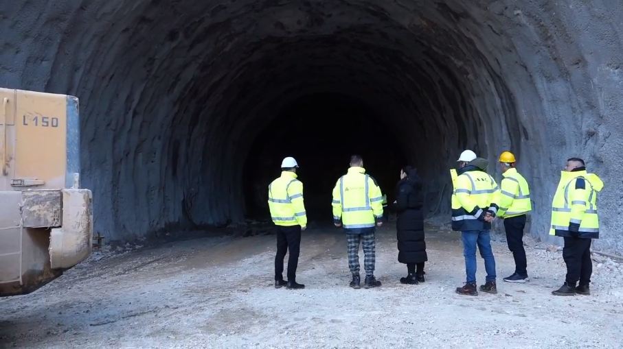 Tuneli i Llogarasë, Balluku inspekton punimet: S&#8217;e kemi besuar as vetë&#8230; (VIDEO)