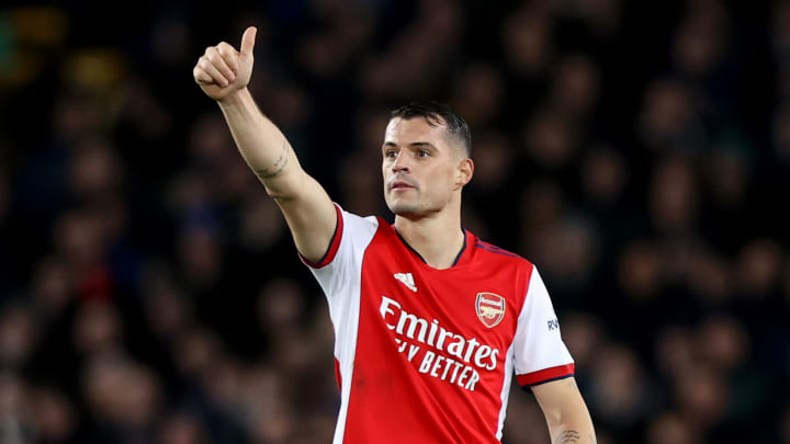 Vjen konfirmimi, Xhaka vazhdon te Arsenali