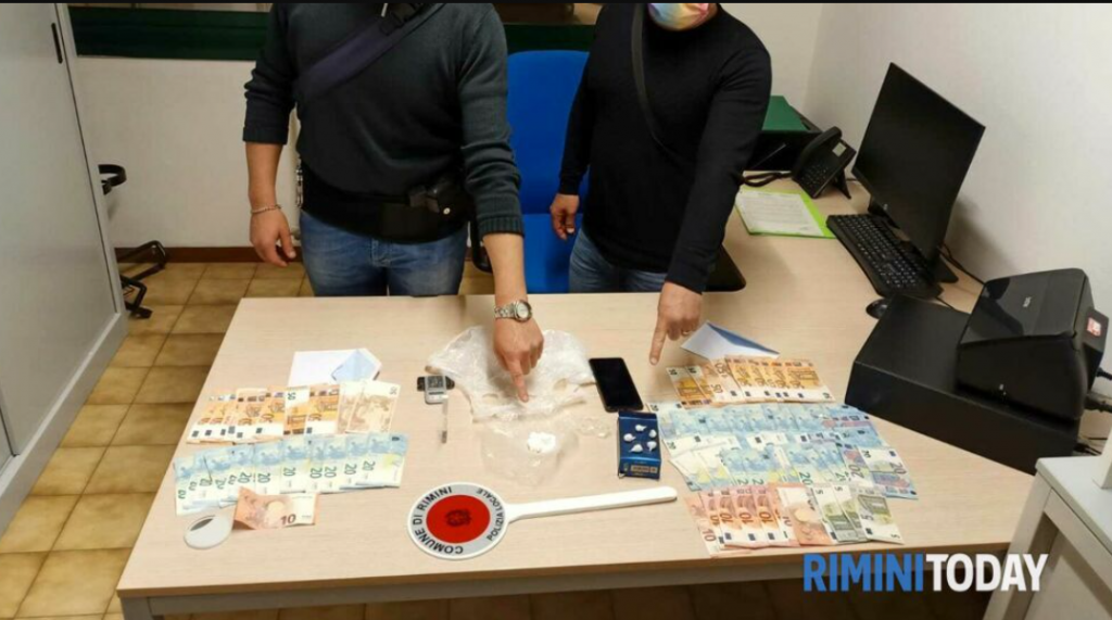 Kokainë edhe mijëra euro në lavanderi, arrestohen shqiptari dhe pronari