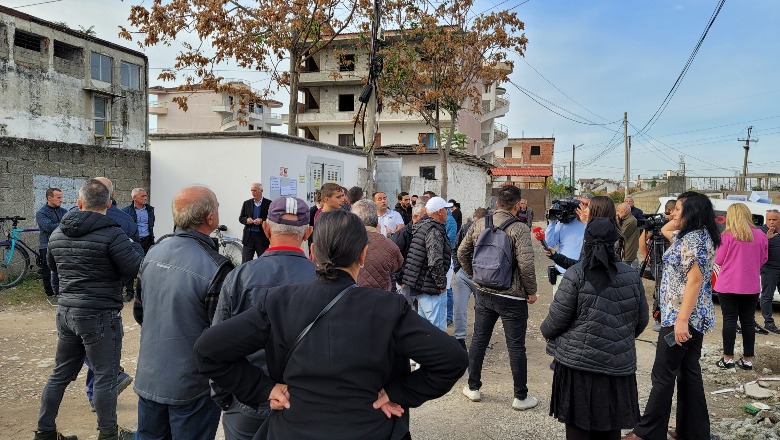 Banorët e “5 Majit” bëjnë kallëzim në SPAK: Nuk do të tërhiqemi për asnjë lloj arsye! Na kanë nxjerrë zvarrë