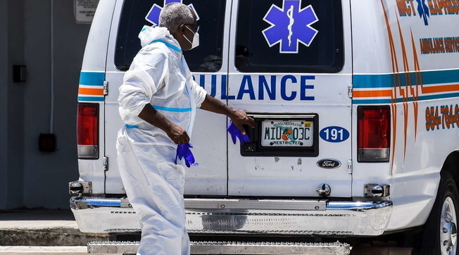 Mori armën në makinën e prindërve, 4-vjeçari aksidentalisht qëllon veten në ballë