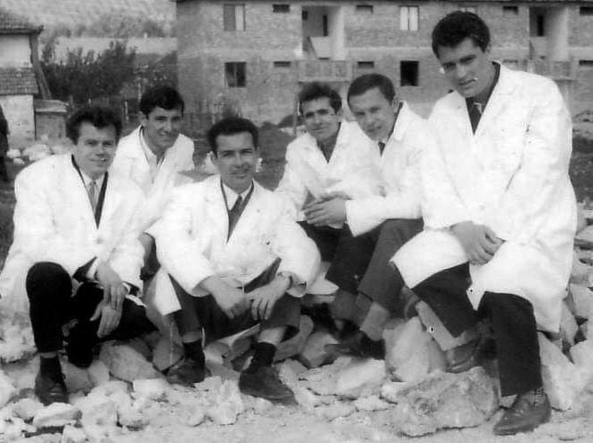 6 mjekë të njohur të Durrësit në një foto, protagonistë të një pune të jashtëzakonshme